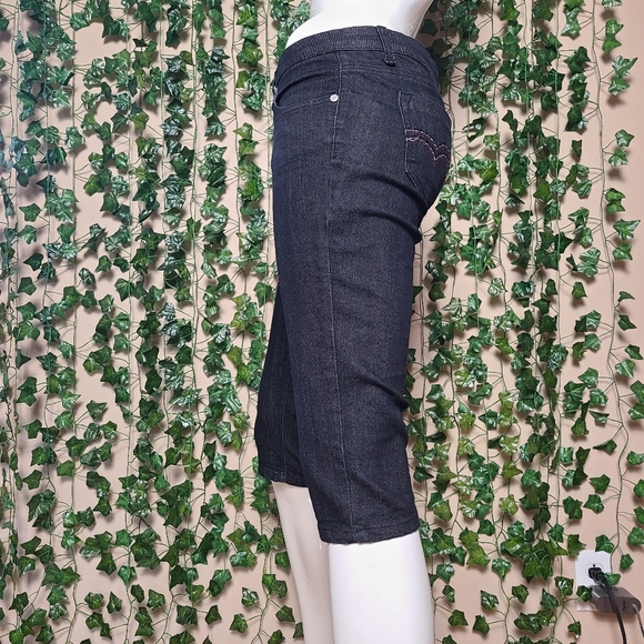 Seductions Women's Black Denim Casual Summer Skinny Capris Jeans - Picture 3 of 12